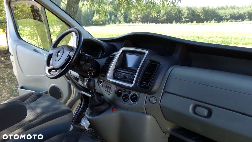 Opel VIVARO 2.5 150KM * LONG * KLIMA * NAVI * NISKI PRZEBIEG ! WZOROWY STAN ! - 23