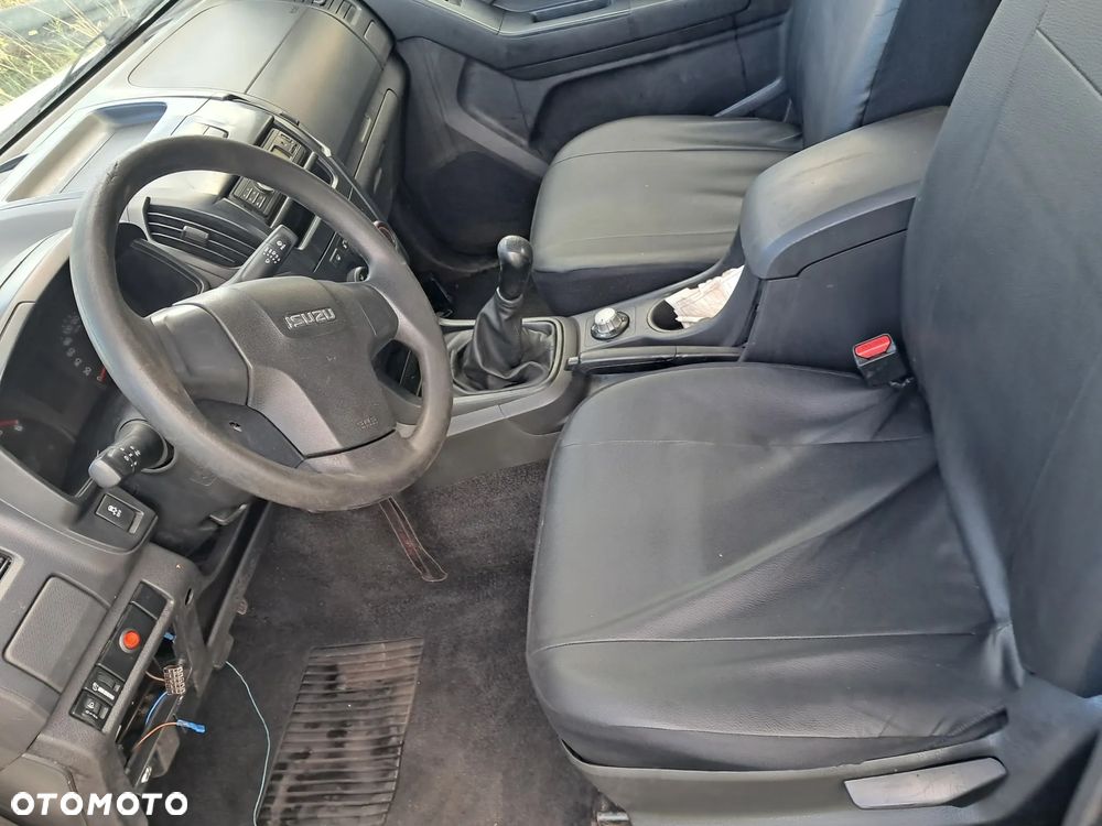 Isuzu D-Max 2.5 DC LS Prime - 15