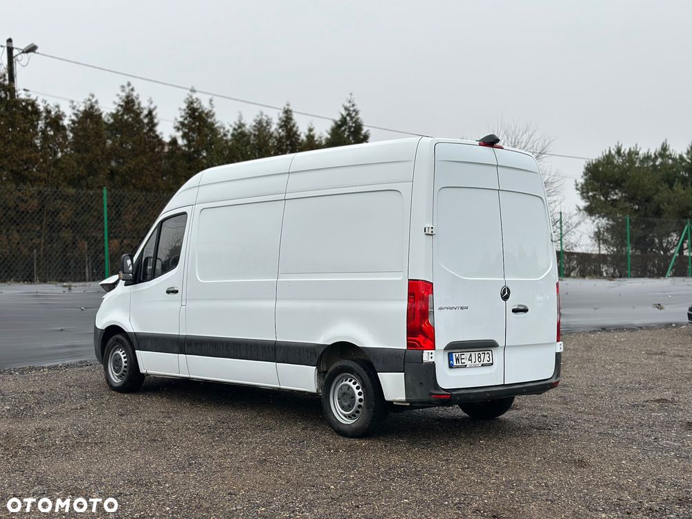 Mercedes-Benz Sprinter - 16