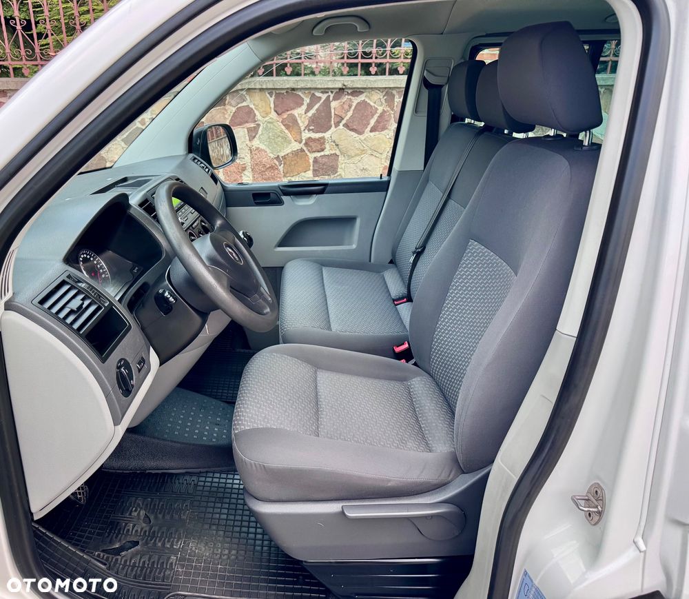 Volkswagen Caravelle - 18