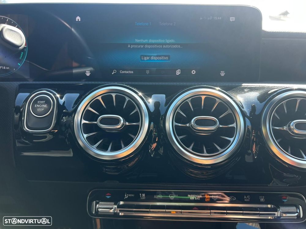 Mercedes-Benz A 250 Limousine e AMG Line - 35