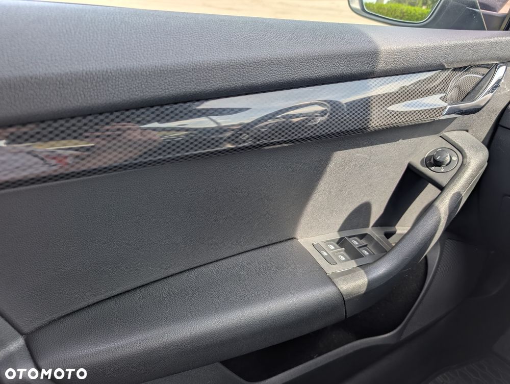 Skoda Octavia 2.0 TDI RS DSG - 16