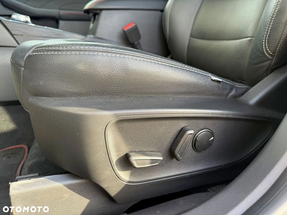 Ford Escape 2.0 EcoBoost AWD Titanium - 16