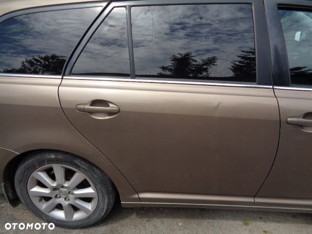 DRZWI P.T TOYOTA AVENSIS T25 03-09 4Q9 KOMBI - 1