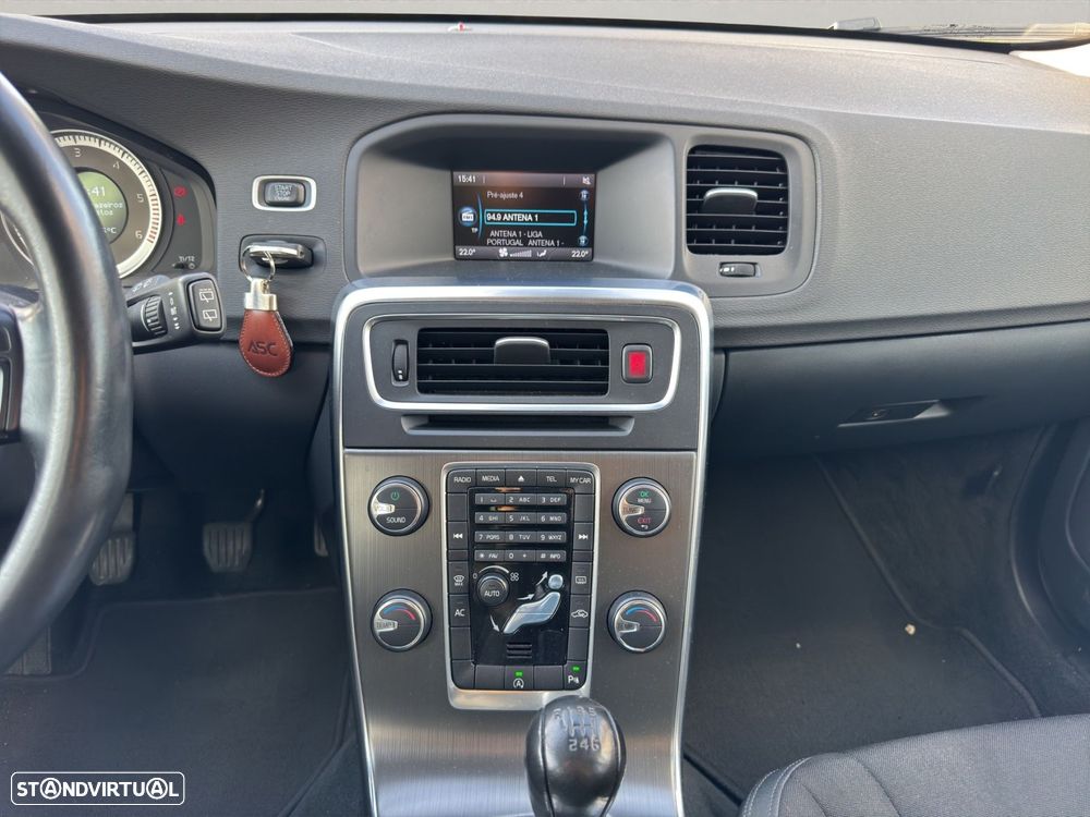 Volvo V60 1.6 D2 Momentum Eco - 15