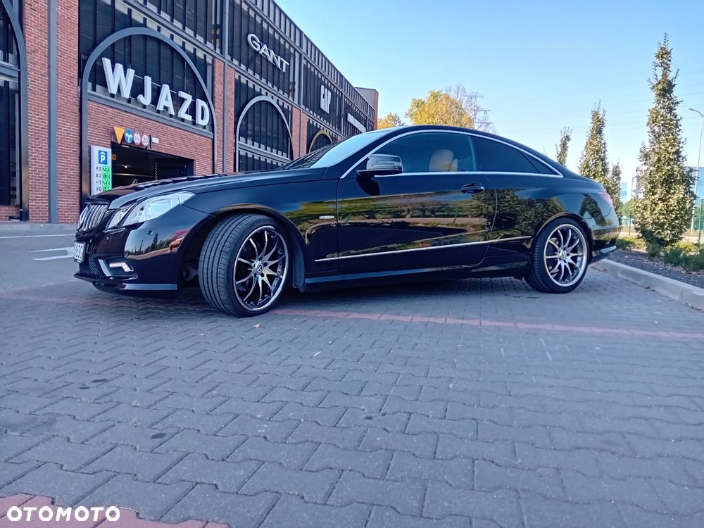 Mercedes-Benz Klasa E 350 CGI Coupe BlueEFFICIENCY 7G-TRONIC Elegance - 3