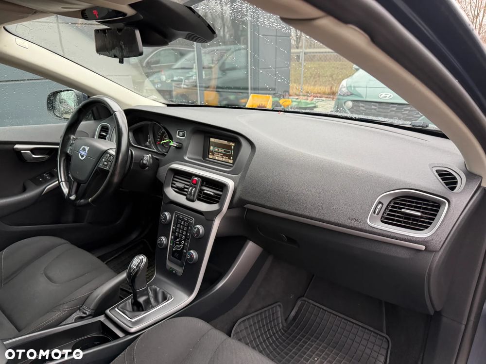 Volvo V40 D2 Kinetic - 27