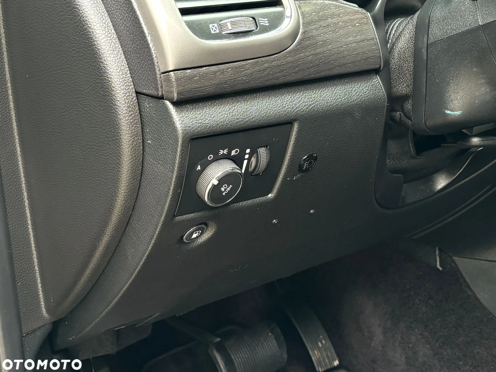 Jeep Cherokee - 31