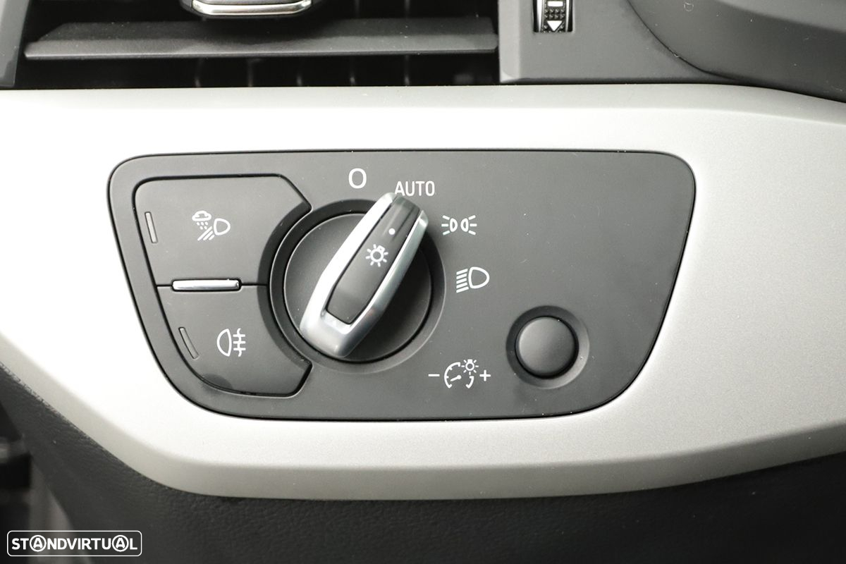 Audi A4 30 TDI S tronic - 19