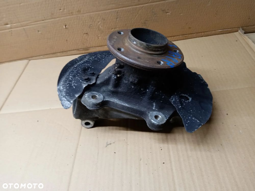 Zwrotnica prawy przód przednia prawa BMW I E81 E87 - 2