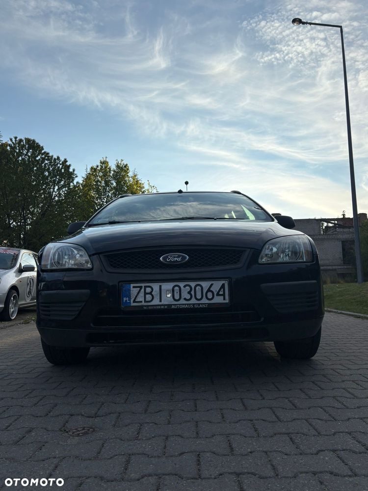 Ford Focus 1.6 TDCi DPF Style - 6