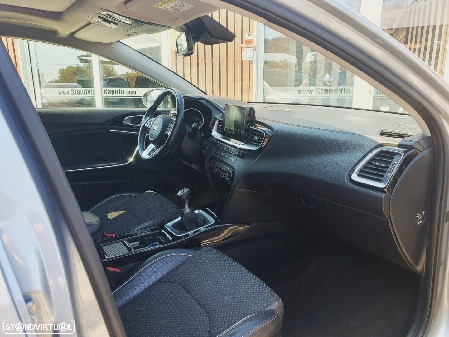Kia Ceed 1.6 CRDi TX+SRF - 11