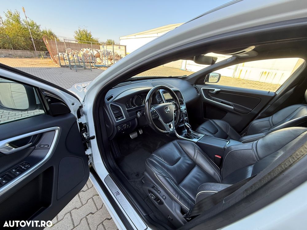 Volvo XC 60 D5AWD R-Design - 14