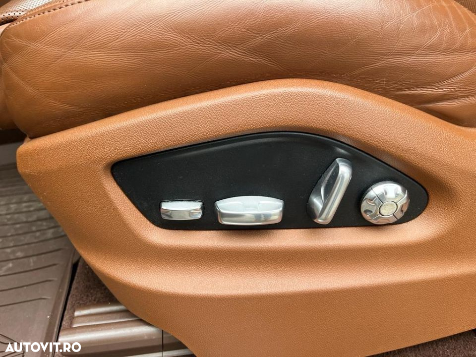 Porsche Cayenne - 25