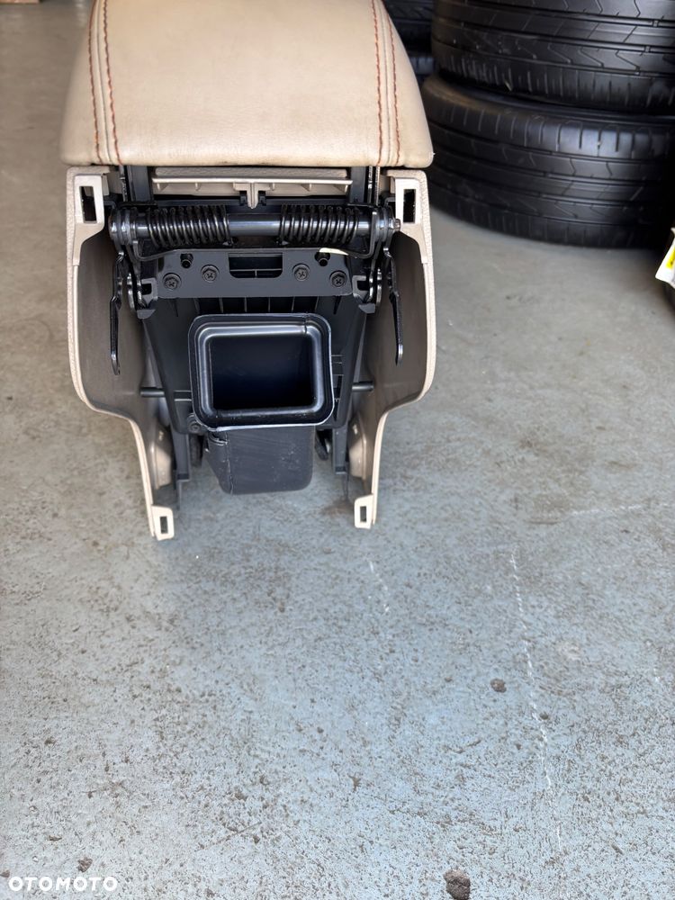 JEEP CHEROKEE KL LIFT 2019- TUNEL SRODKOWY PODŁOKIETNIK - 10