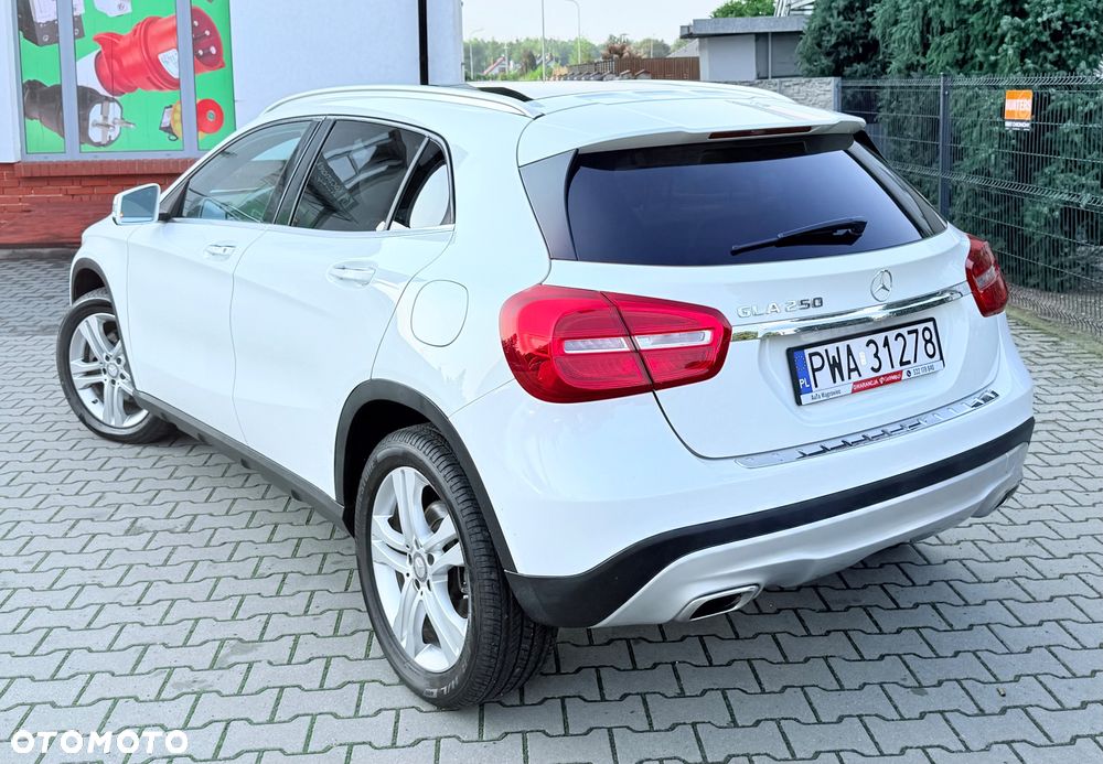 Mercedes-Benz GLA 250 7G-DCT UrbanStyle Edition - 16