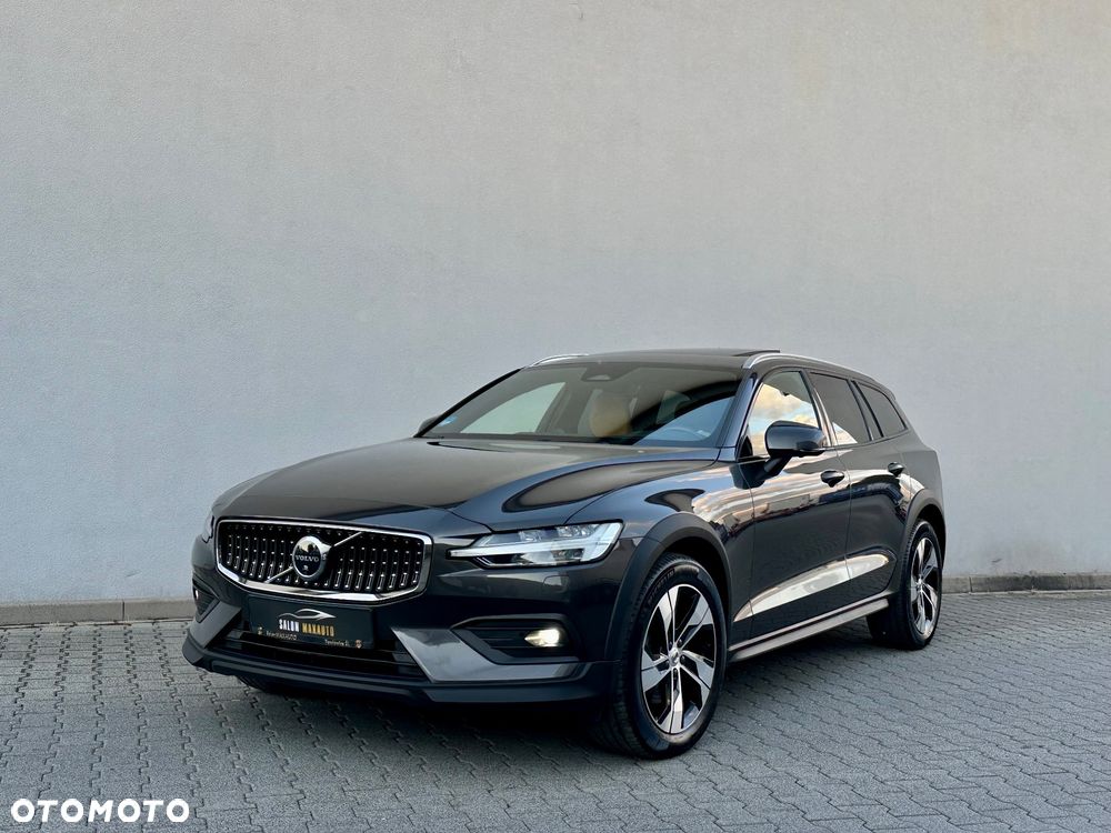 Volvo V60 Cross Country B4 D AWD Ultimate - 8