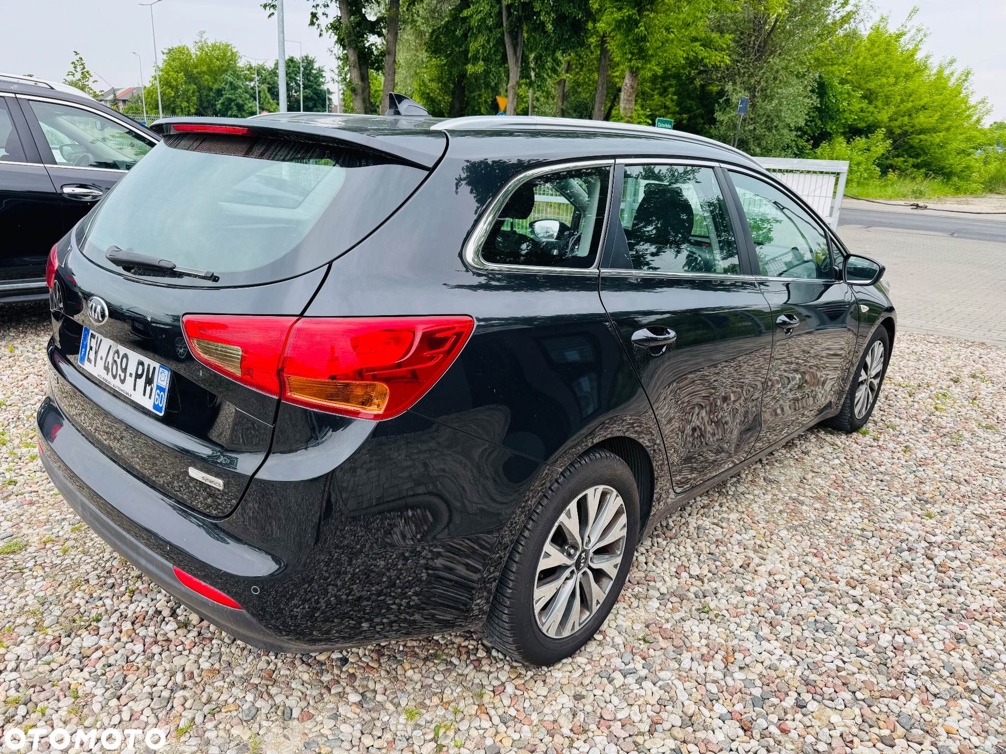 Kia Ceed 1.6 CRDi 136 ISG Spirit - 4