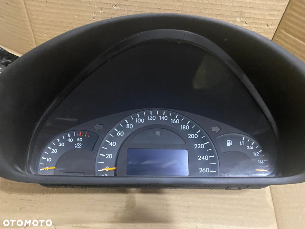 LICZNIK ZEGARY MERCEDES C W203 A2035403911 - 2