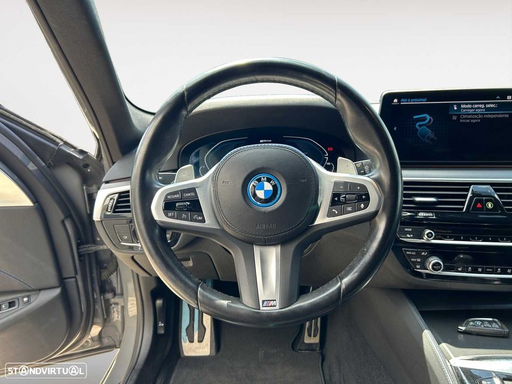 BMW 530 e Pack Desportivo M - 12