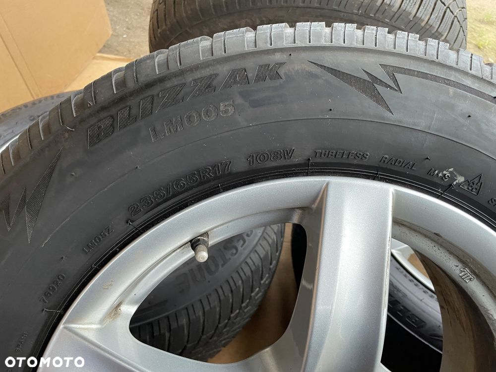 Koła Felgi Audi VW Touareg 7.5 17 ET55 Alutec 5x130 Bridgestone Blizzak LM005 235/65 R17 Zimowe - 4