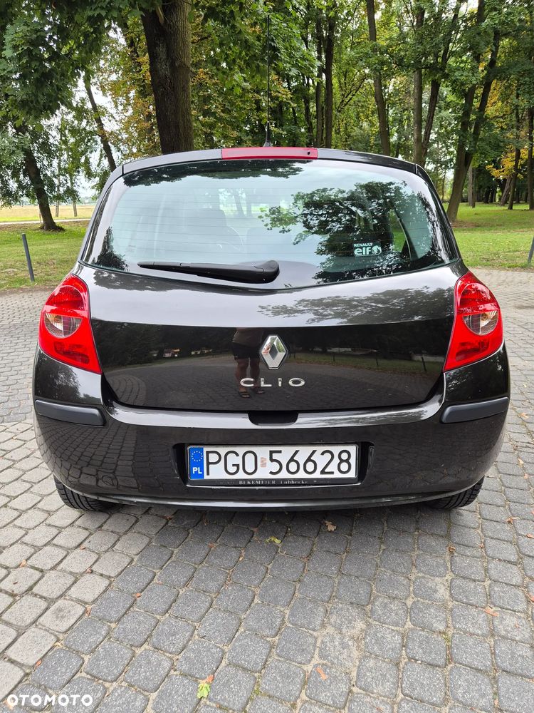 Renault Clio - 8