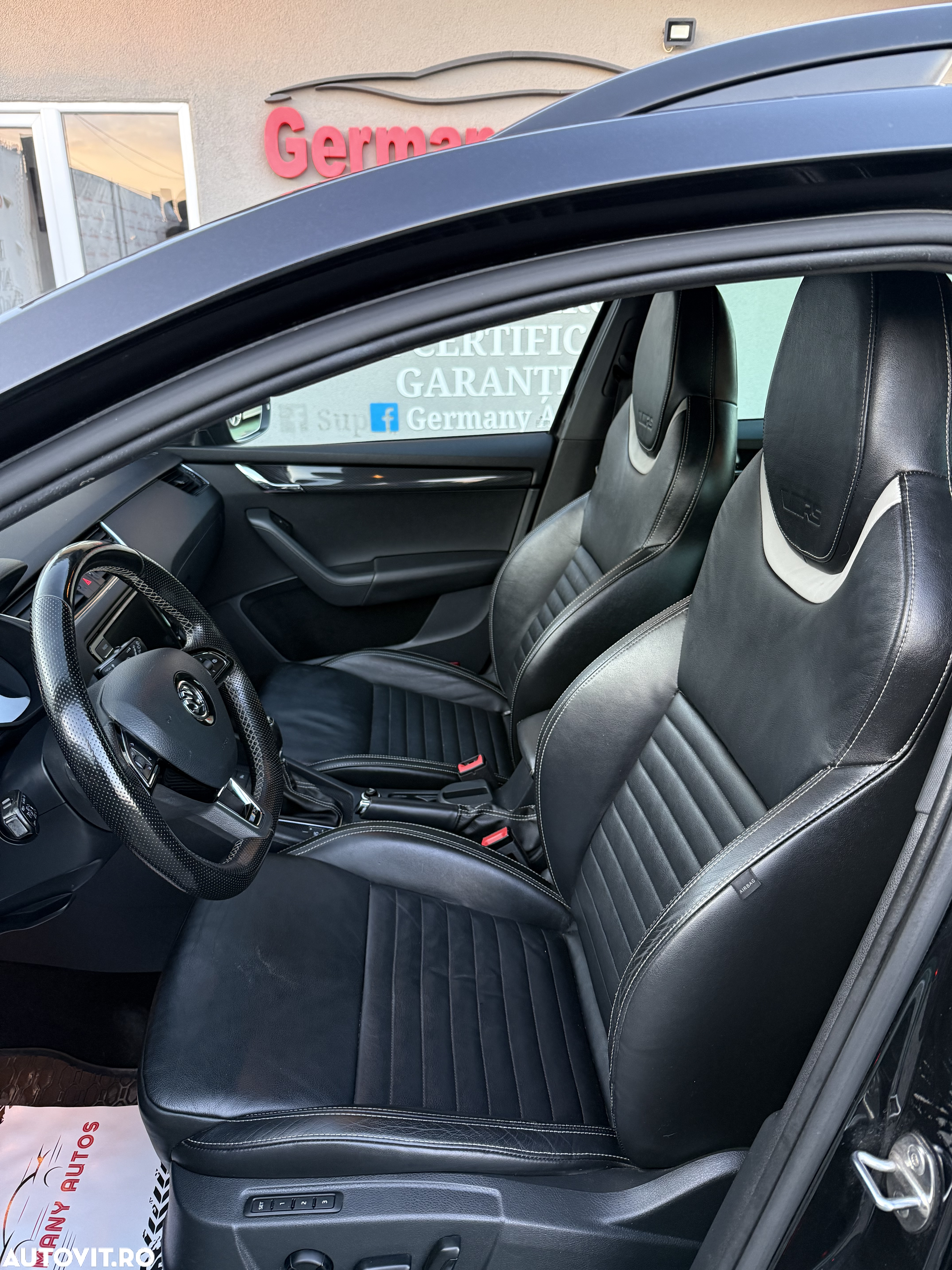 Skoda Octavia 2.0 TDI DSG RS - 33