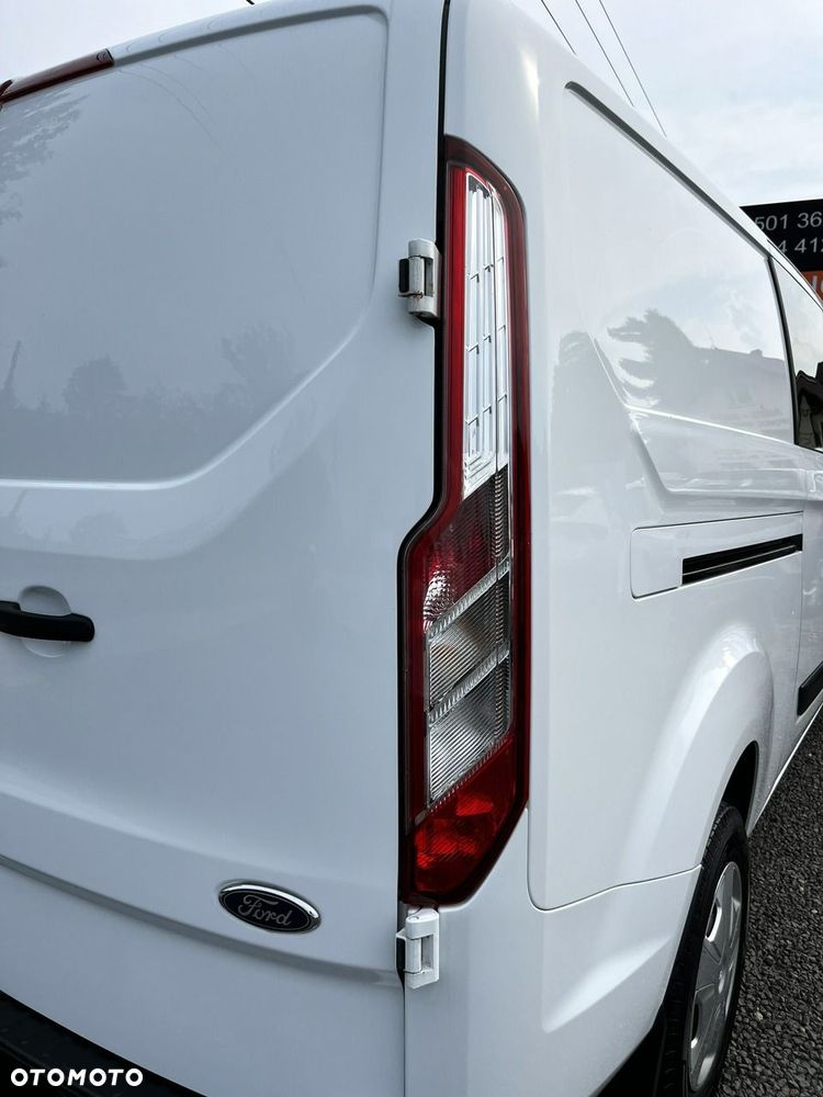Ford Custom - 23