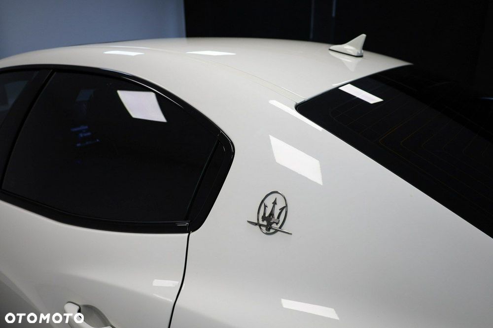 Maserati Ghibli - 11