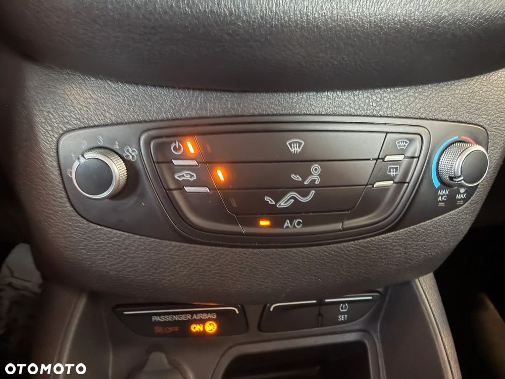 Ford Tourneo Courier 1.5 TDCi Trend - 21