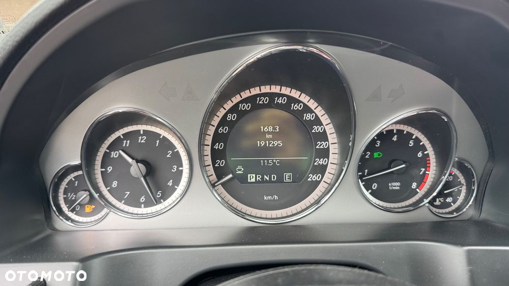 Mercedes-Benz Klasa E 250 CGI BlueEFFICIENCY Automatik Avantgarde - 22