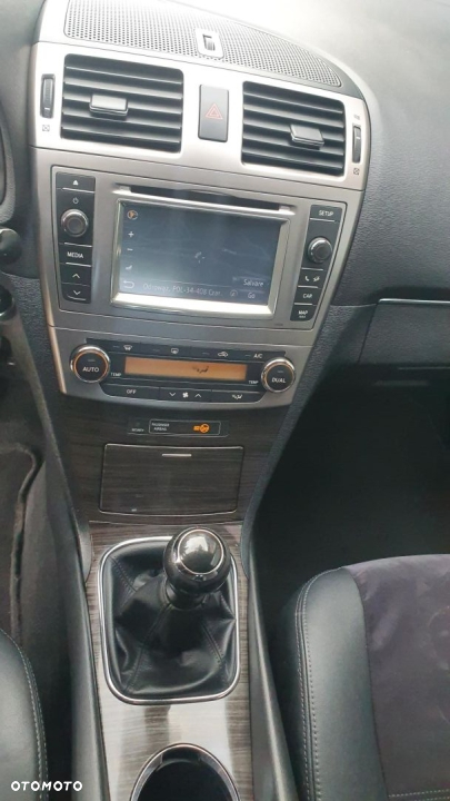 Toyota Avensis 2.0 D-4D Premium - 11