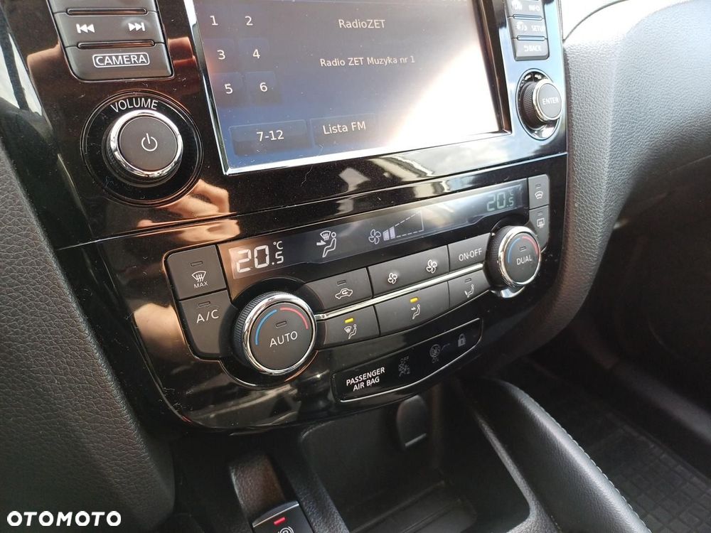 Nissan Qashqai 1.2 DIG-T N-Connecta - 24