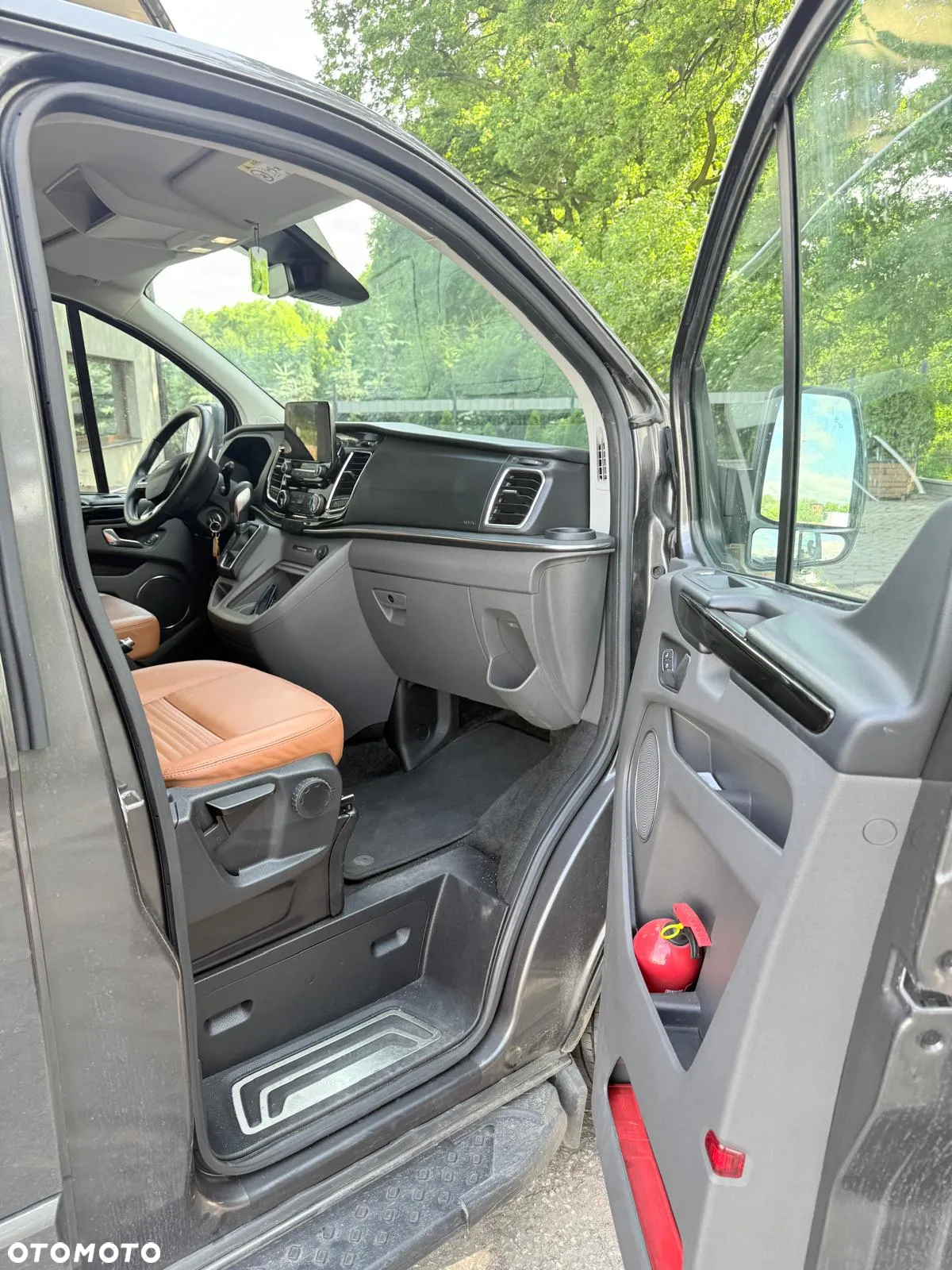 Ford Tourneo Custom - 8