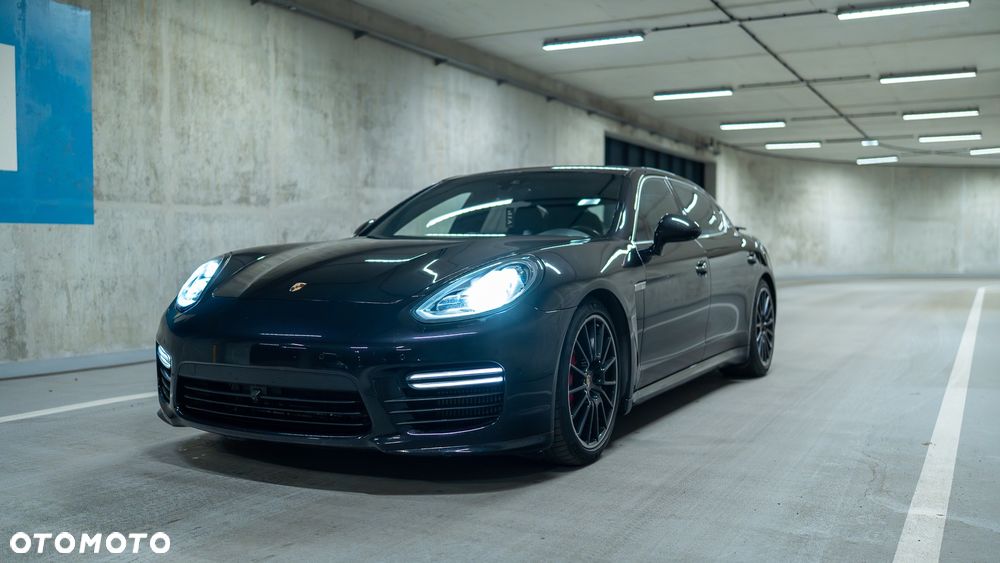Porsche Panamera Turbo Executive - 11