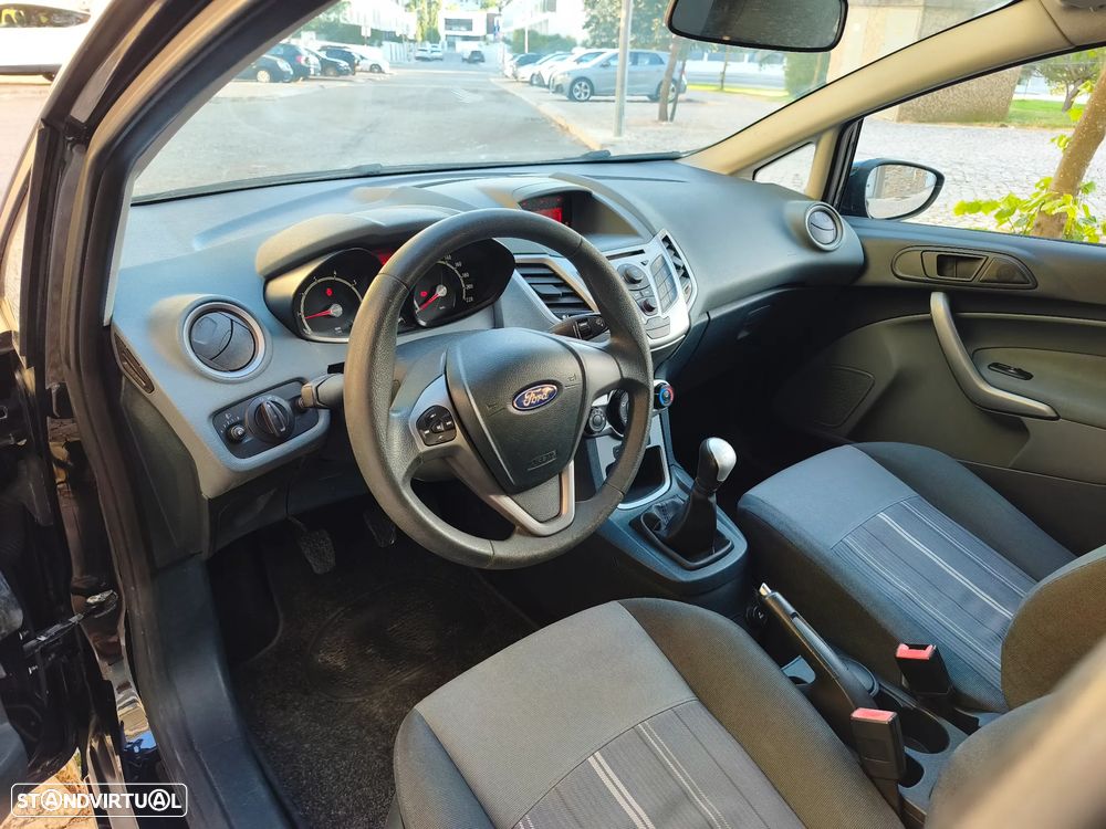 Ford Fiesta 1.25 Techno - 11