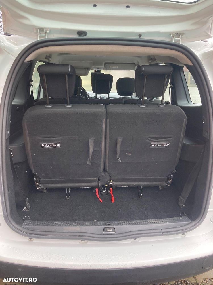 Dacia Lodgy 1.5 Blue dCi Laureate - 16