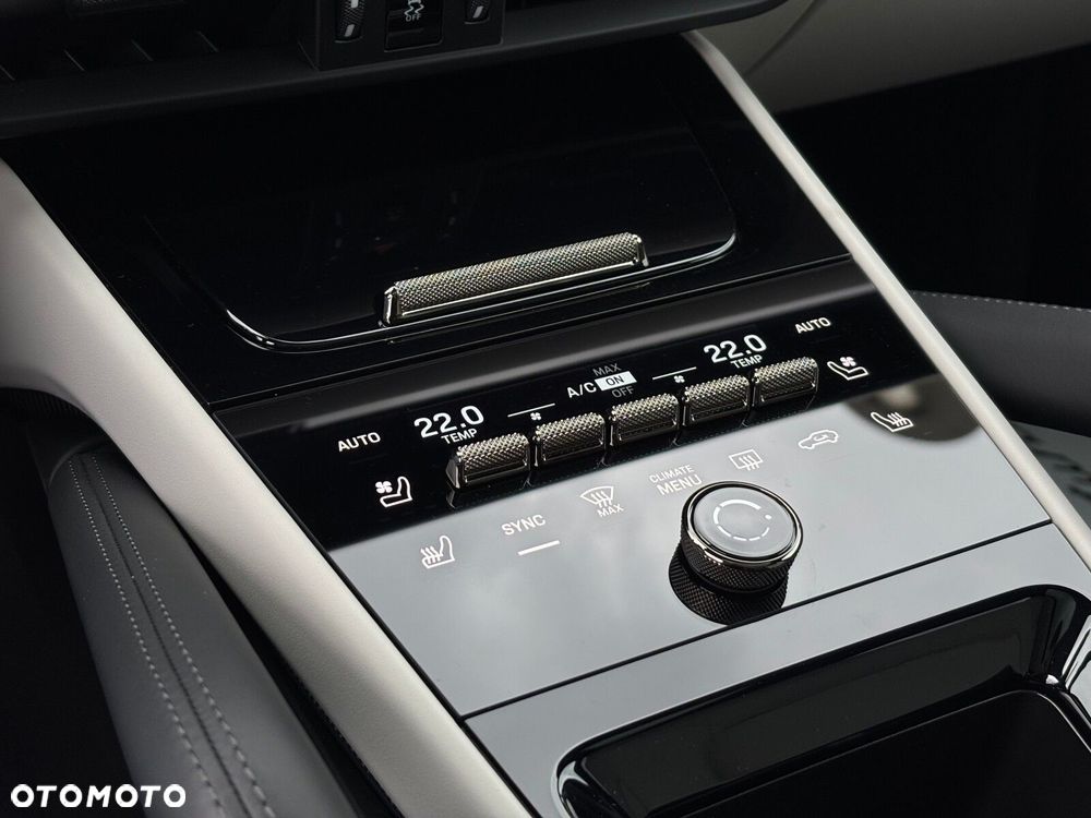 Porsche Cayenne - 29