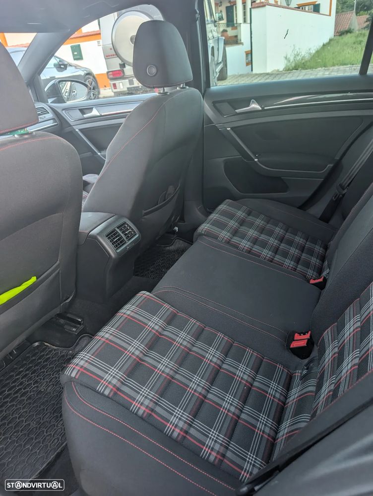 VW Golf GTI BlueMotion - 20