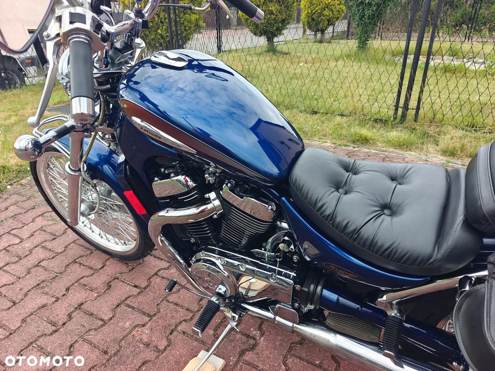 Suzuki Intruder - 21