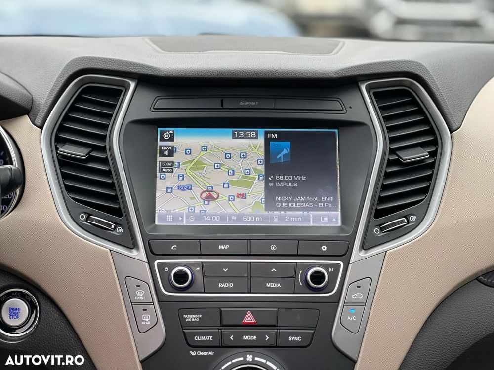 Hyundai Santa Fe 2.2 CRDi 4WD 8AT Luxury - 17