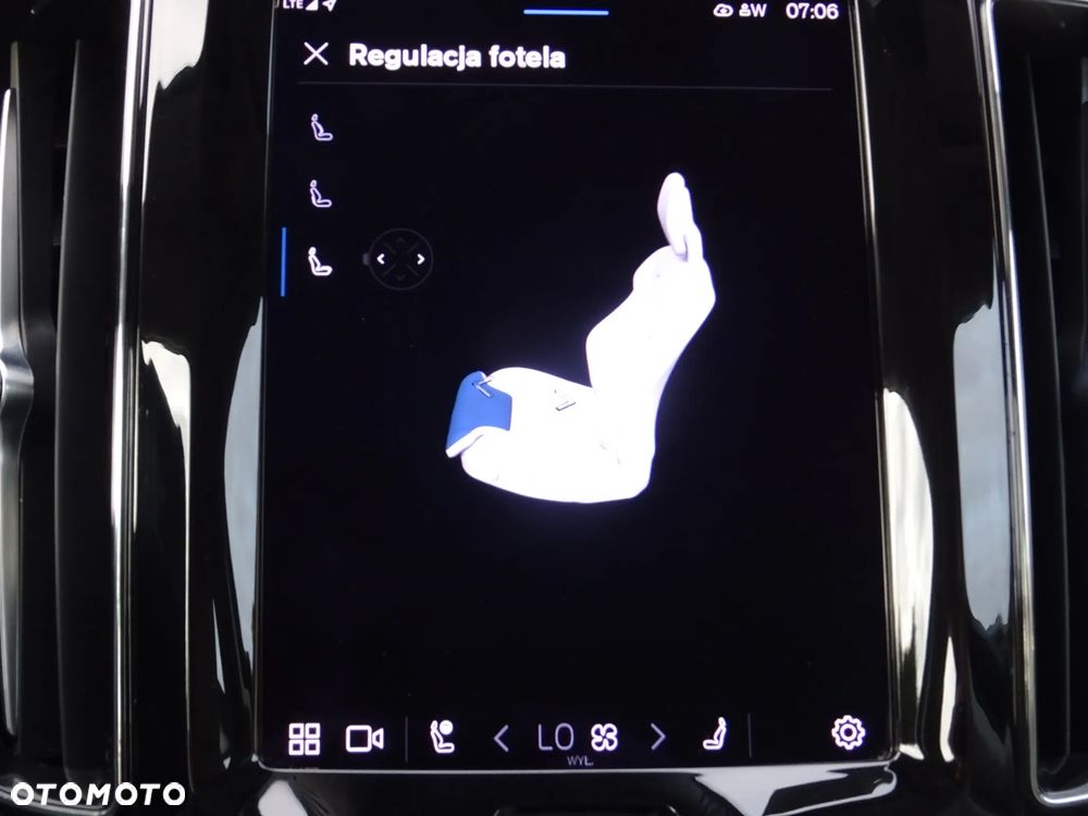 Volvo XC 60 B4 D AWD Ultimate Bright - 38