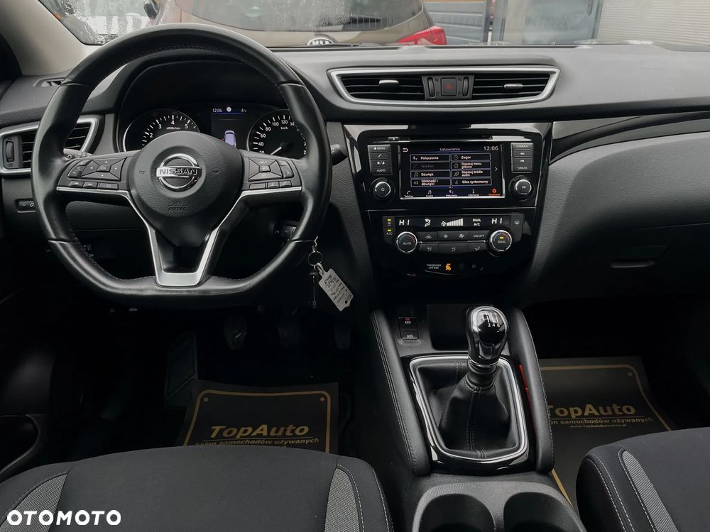 Nissan Qashqai 1.3 DIG-T N-Connecta EU6d - 34