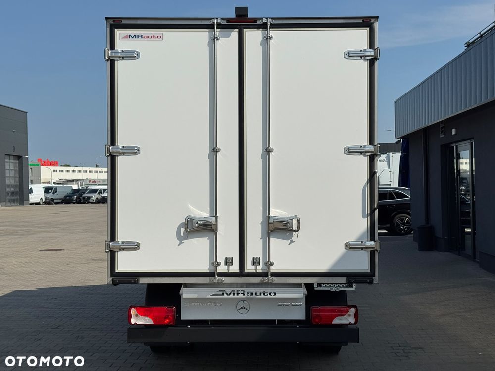 Mercedes-Benz Sprinter - 9