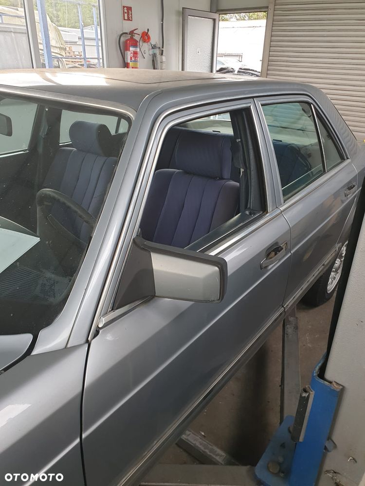Mercedes-Benz 280 - 2