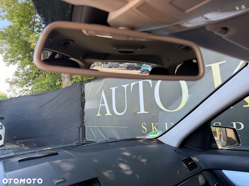 Mercedes-Benz Klasa C 250 CGI Automatik BlueEFFICIENCY Avantgarde - 28