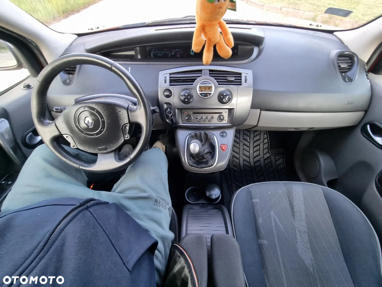 Renault Scenic 1.6 Confort Privilege - 22