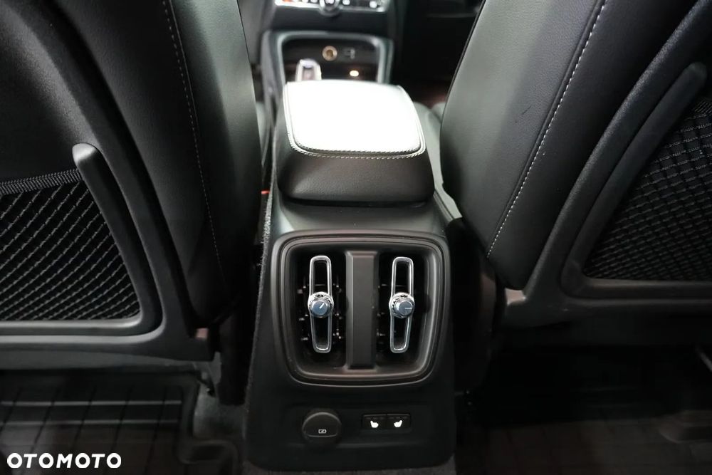 Volvo XC 40 T5 Recharge DKG RDesign - 24