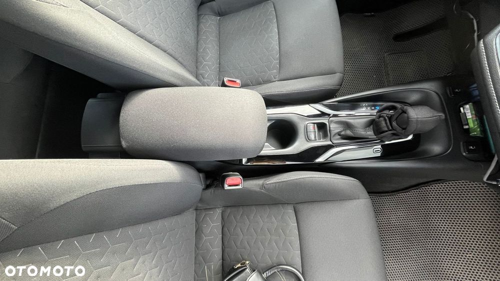 Toyota Corolla 2.0 Hybrid Comfort - 25
