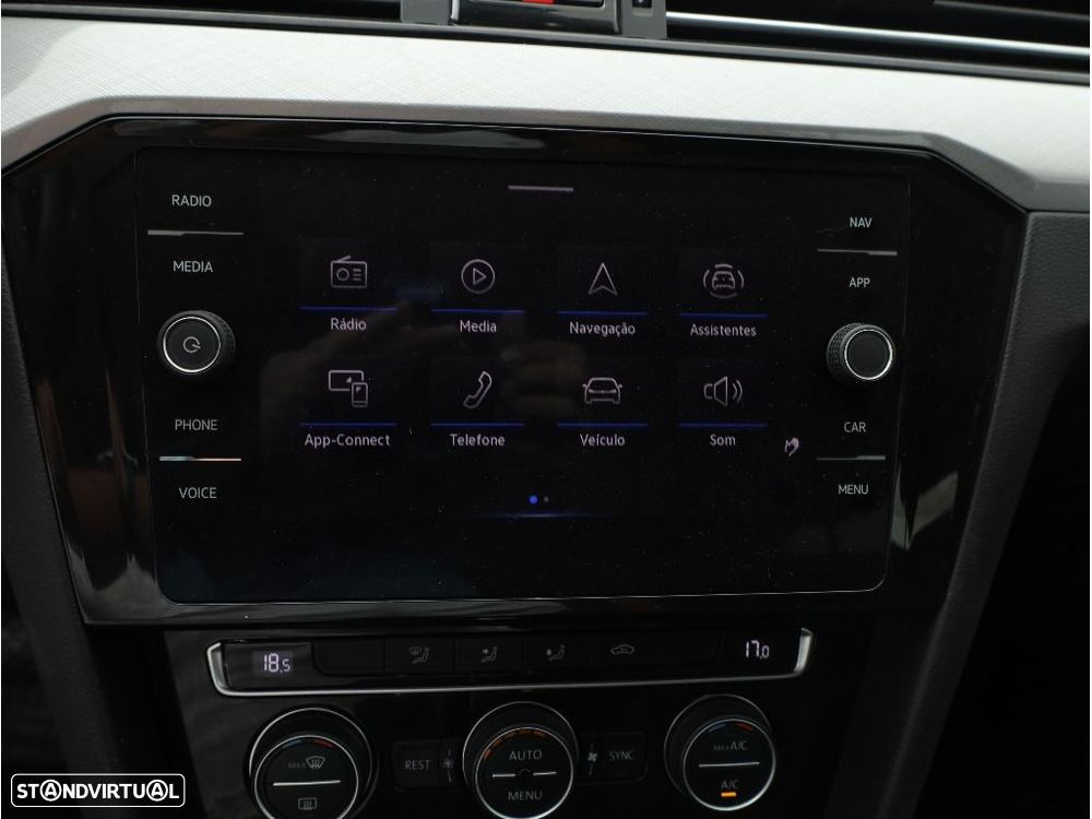 VW Passat Variant 1.6 TDI Business DSG - 21